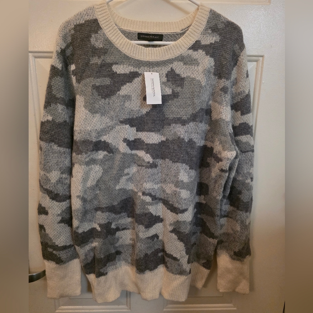 NWT Banana Republic Wool Blend Camouflage Women's Sweater Pull Over Size XL‎